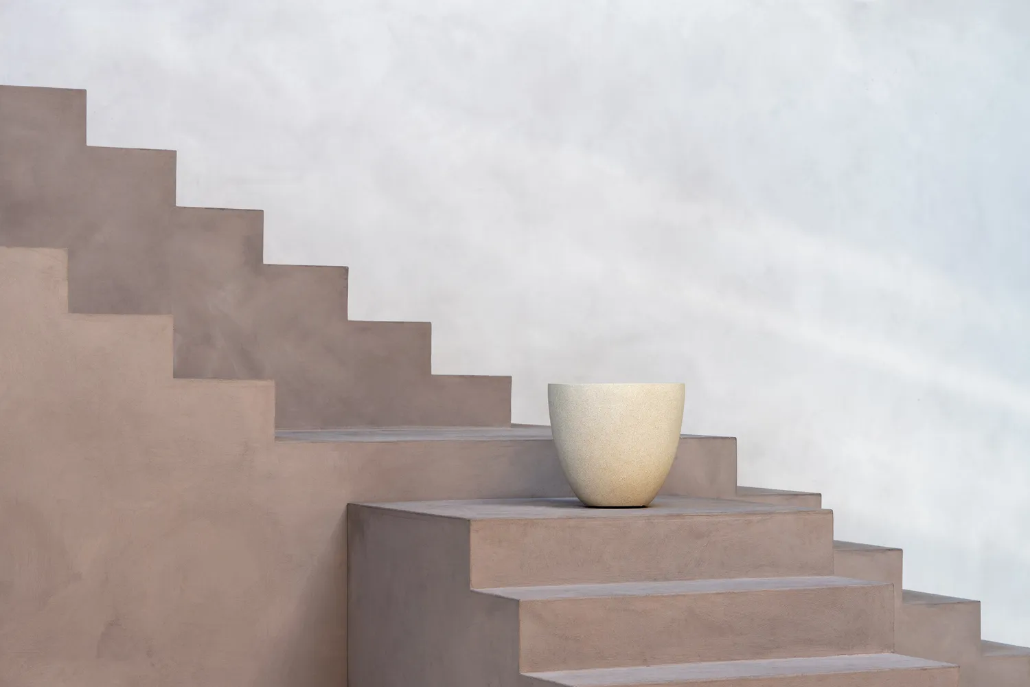 Grigio Egg Pot - Antique White