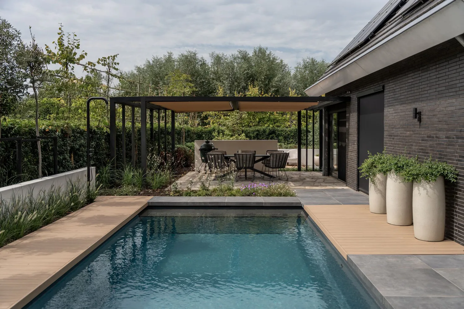 Grigio Modern Vase - Antique White